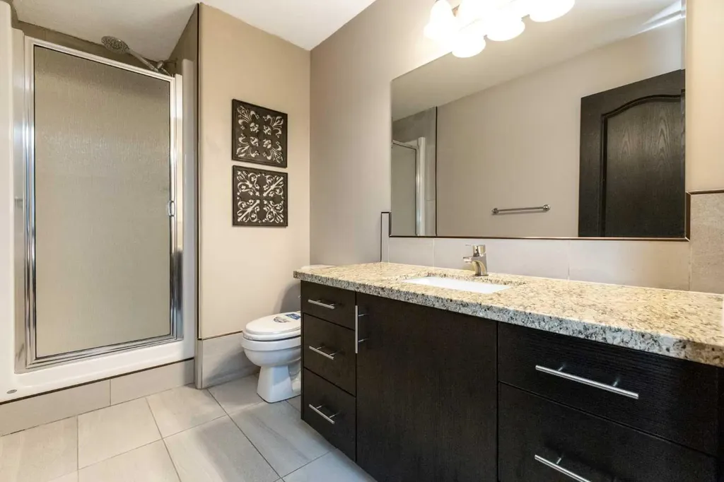 59 Burris Pointe Lacombe AB T4L 0A3