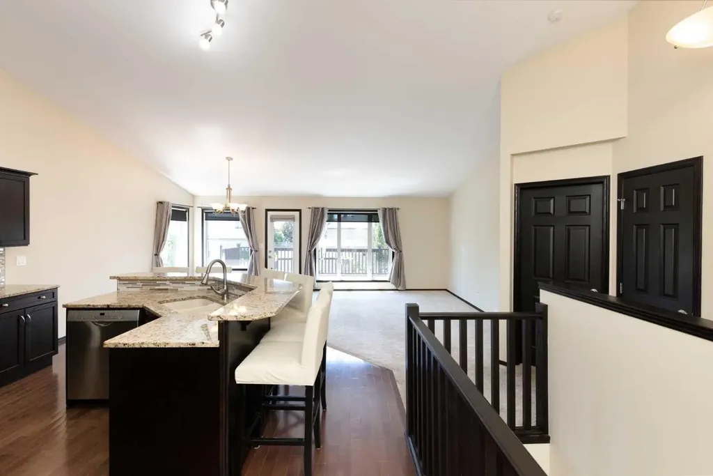 59 Burris Pointe Lacombe AB T4L 0A3
