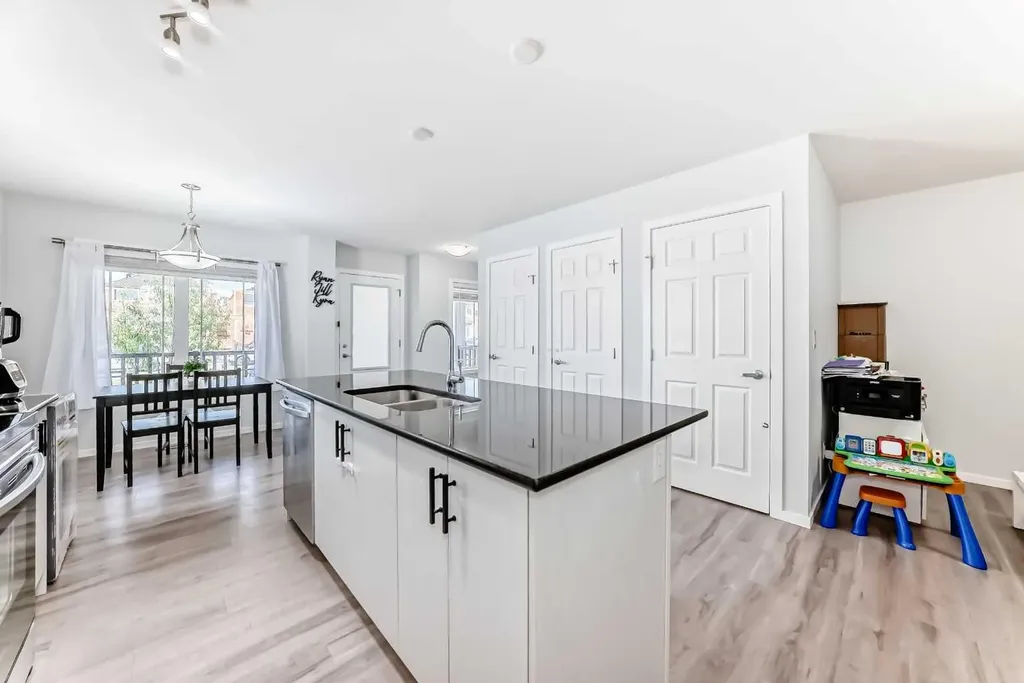 181 Yorkville Boulevard SW Calgary AB T2X 0R4
