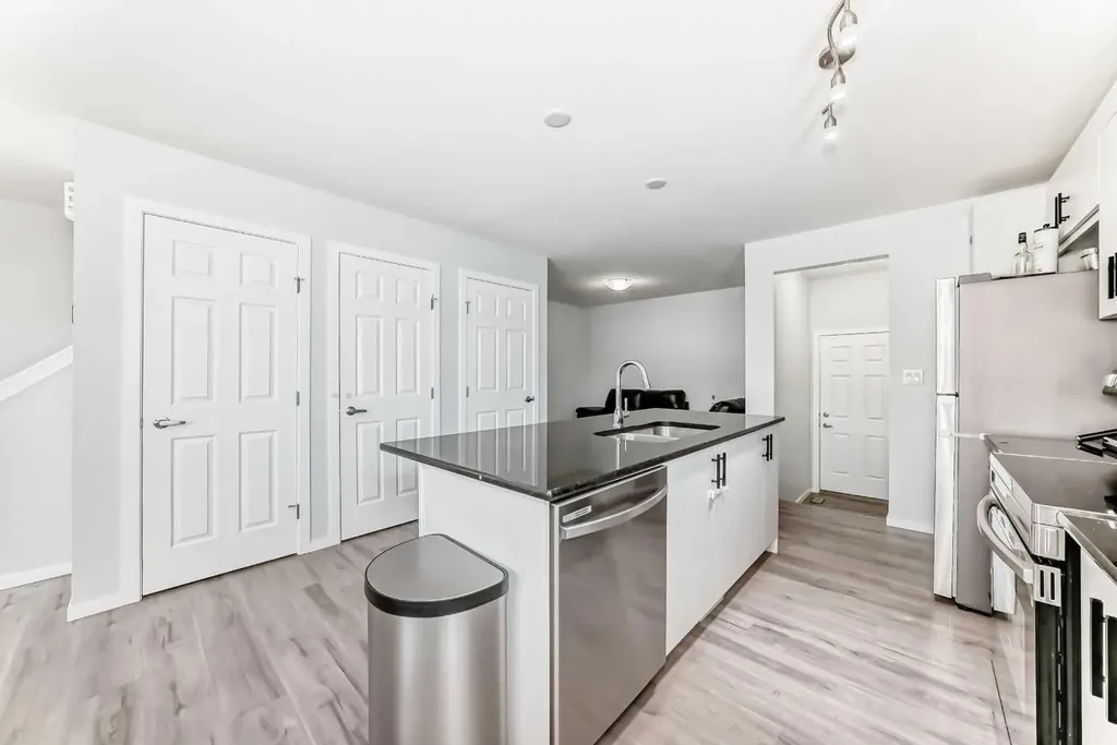 181 Yorkville Boulevard SW Calgary AB T2X 0R4