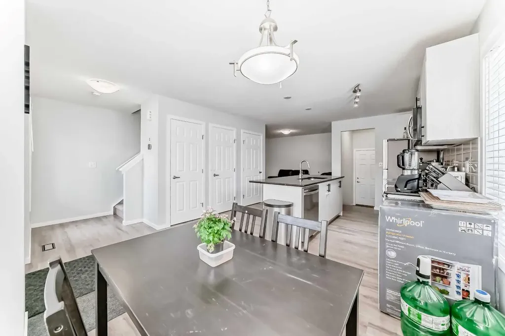 181 Yorkville Boulevard SW Calgary AB T2X 0R4