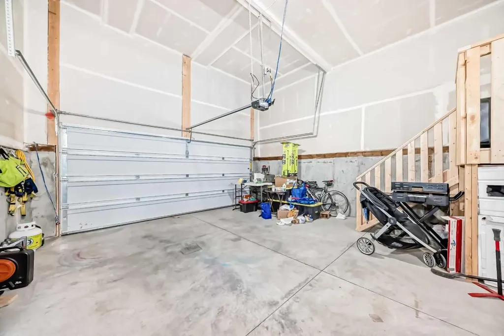 181 Yorkville Boulevard SW Calgary AB T2X 0R4