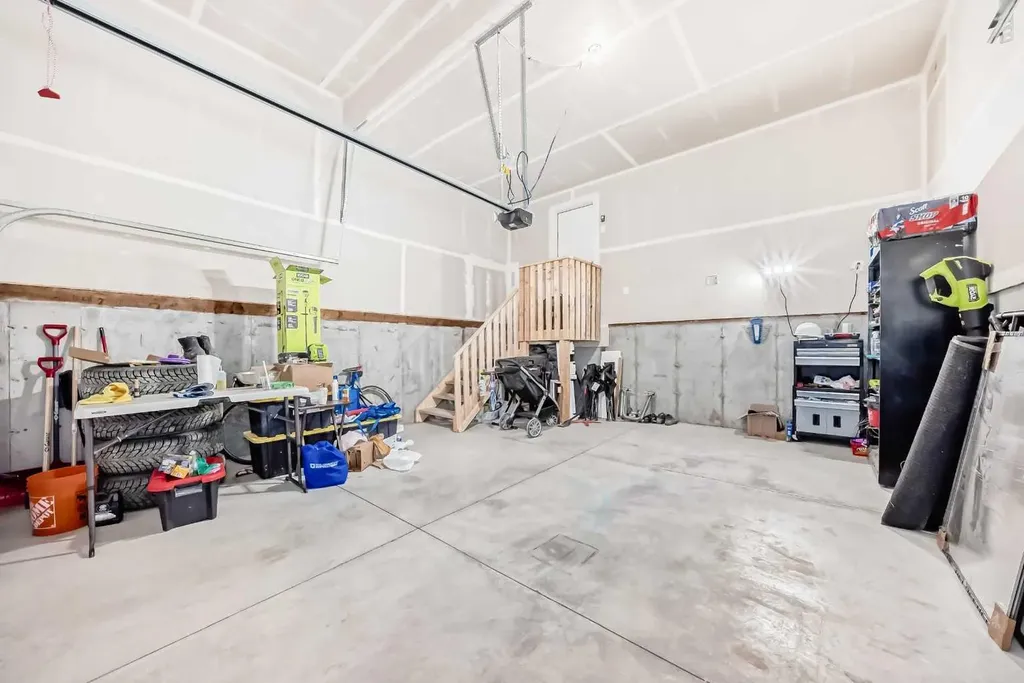 181 Yorkville Boulevard SW Calgary AB T2X 0R4
