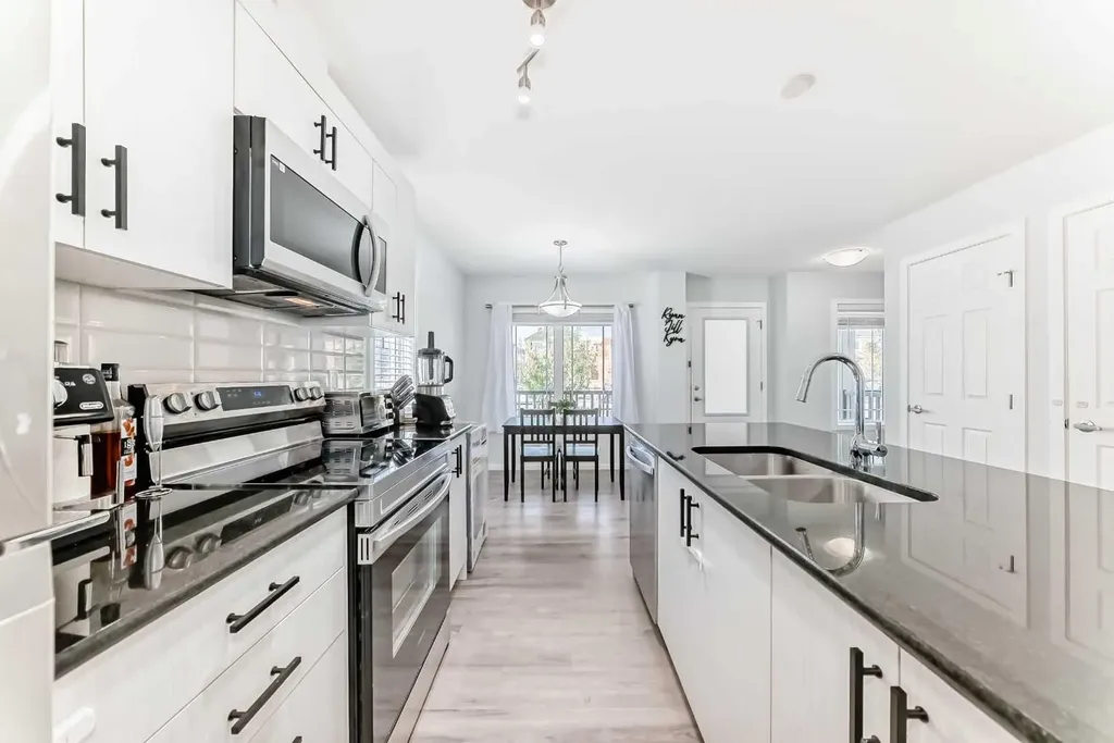 181 Yorkville Boulevard SW Calgary AB T2X 0R4