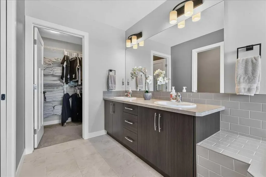 61 Hanson Lane NE Langdon AB T0J 1X1