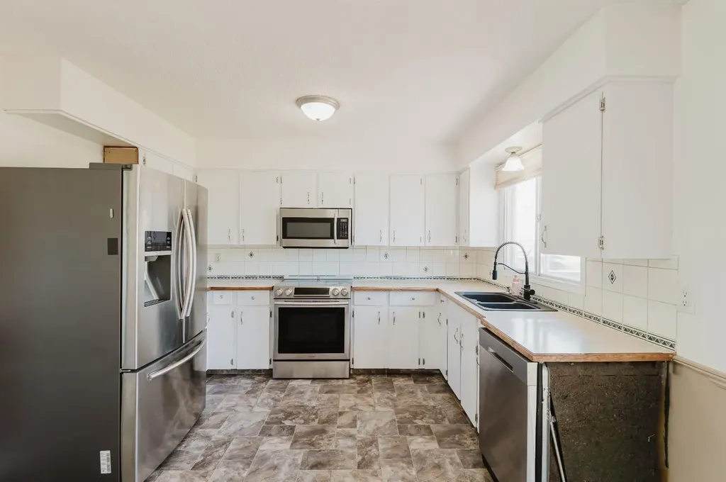 9101 100 Avenue Sexsmith AB T0H3C0