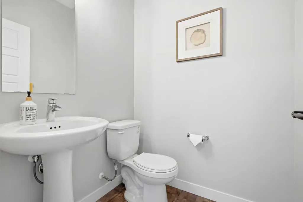 26 Crestbrook Drive SW Calgary AB T3B 6G3