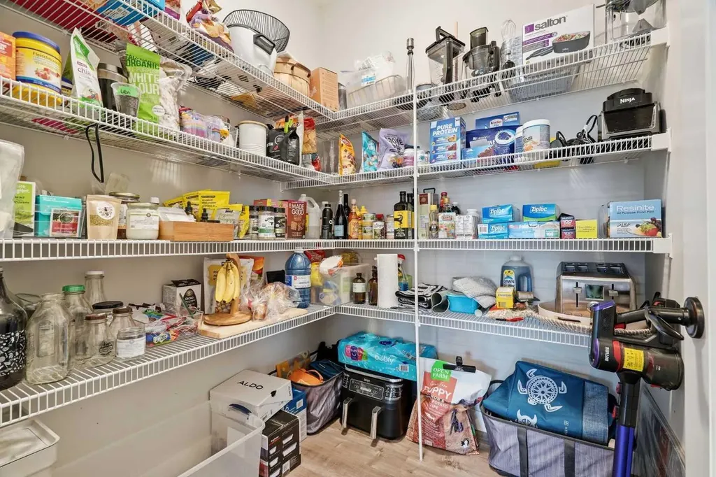 26 Crestbrook Drive SW Calgary AB T3B 6G3