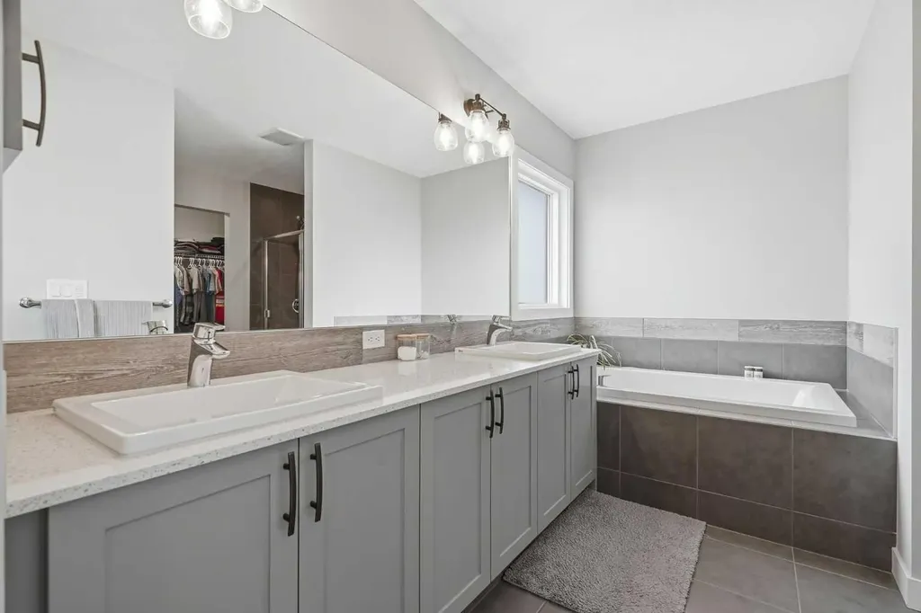 26 Crestbrook Drive SW Calgary AB T3B 6G3