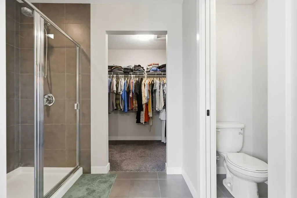 26 Crestbrook Drive SW Calgary AB T3B 6G3