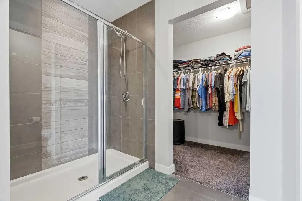 26 Crestbrook Drive SW Calgary AB T3B 6G3
