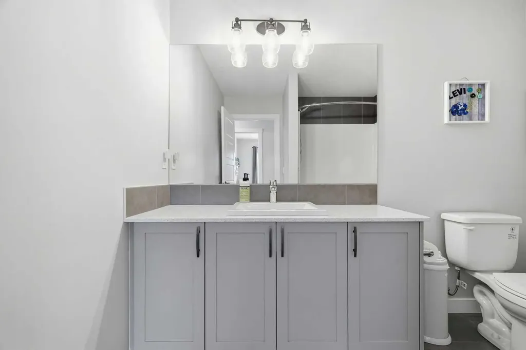26 Crestbrook Drive SW Calgary AB T3B 6G3