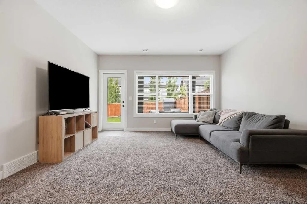 26 Crestbrook Drive SW Calgary AB T3B 6G3