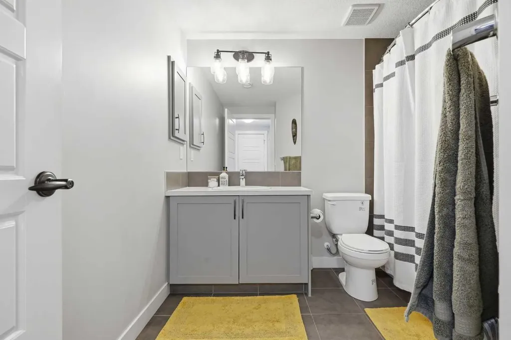 26 Crestbrook Drive SW Calgary AB T3B 6G3