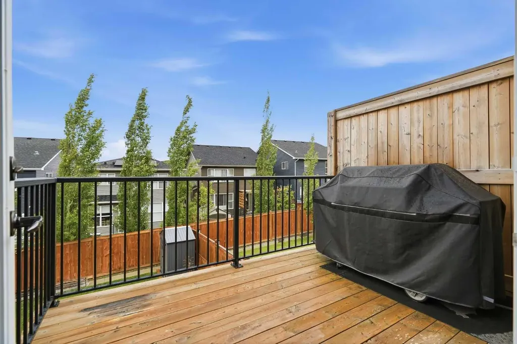 26 Crestbrook Drive SW Calgary AB T3B 6G3