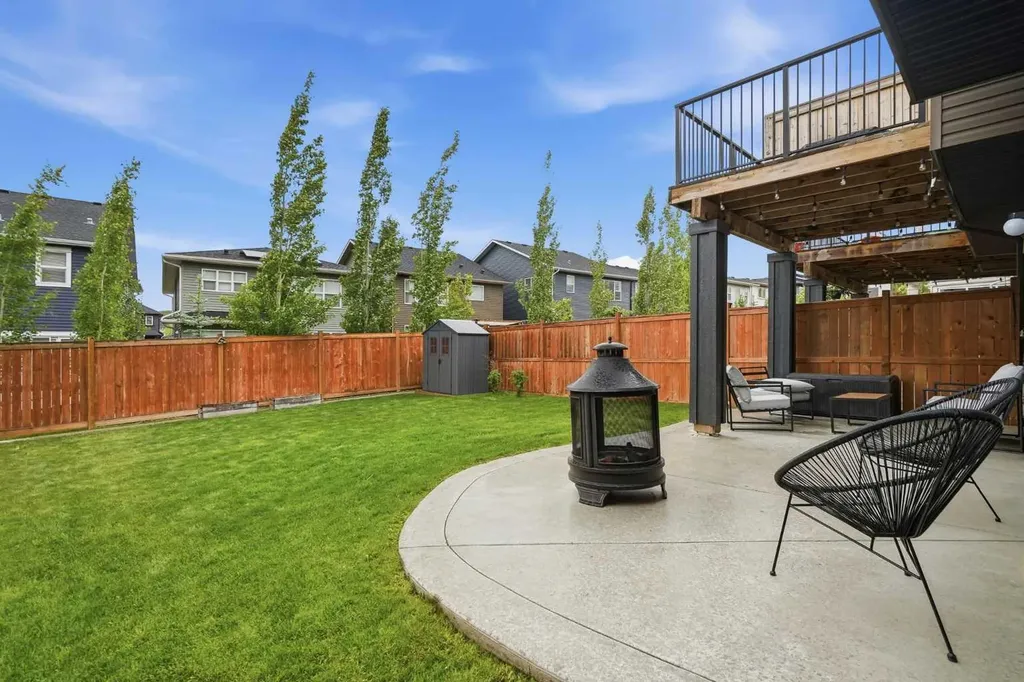 26 Crestbrook Drive SW Calgary AB T3B 6G3