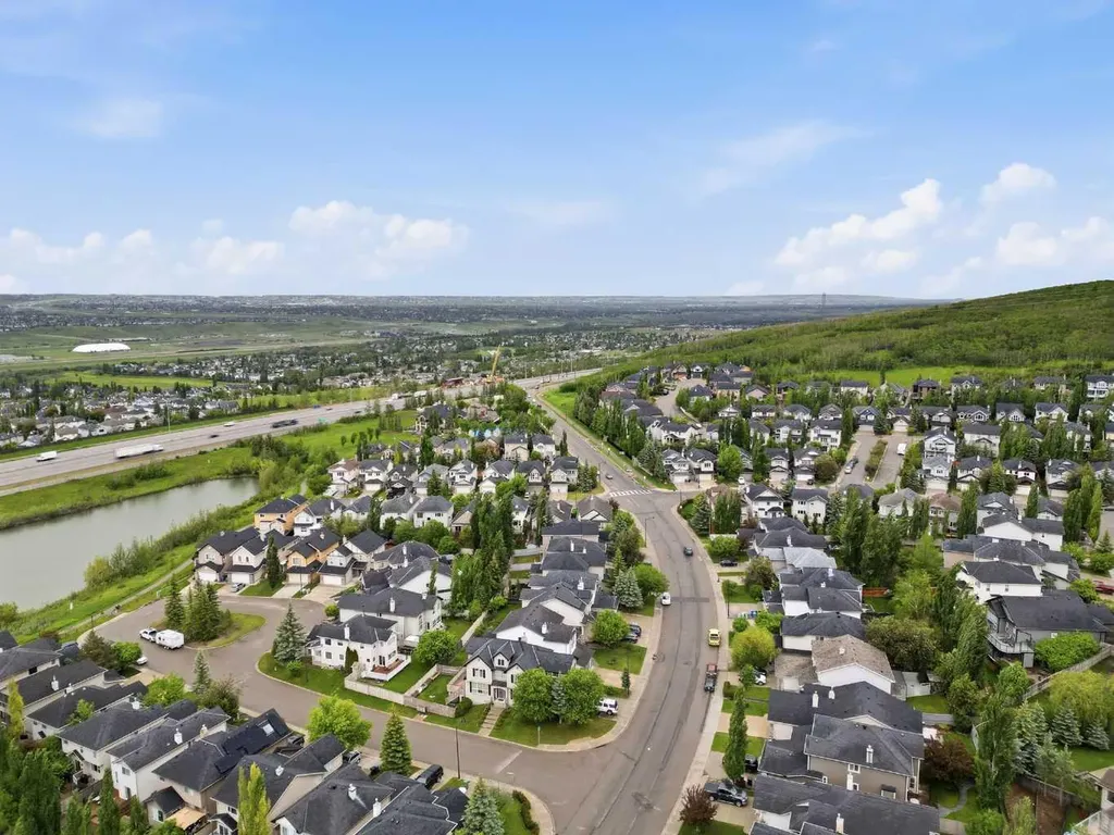 26 Crestbrook Drive SW Calgary AB T3B 6G3
