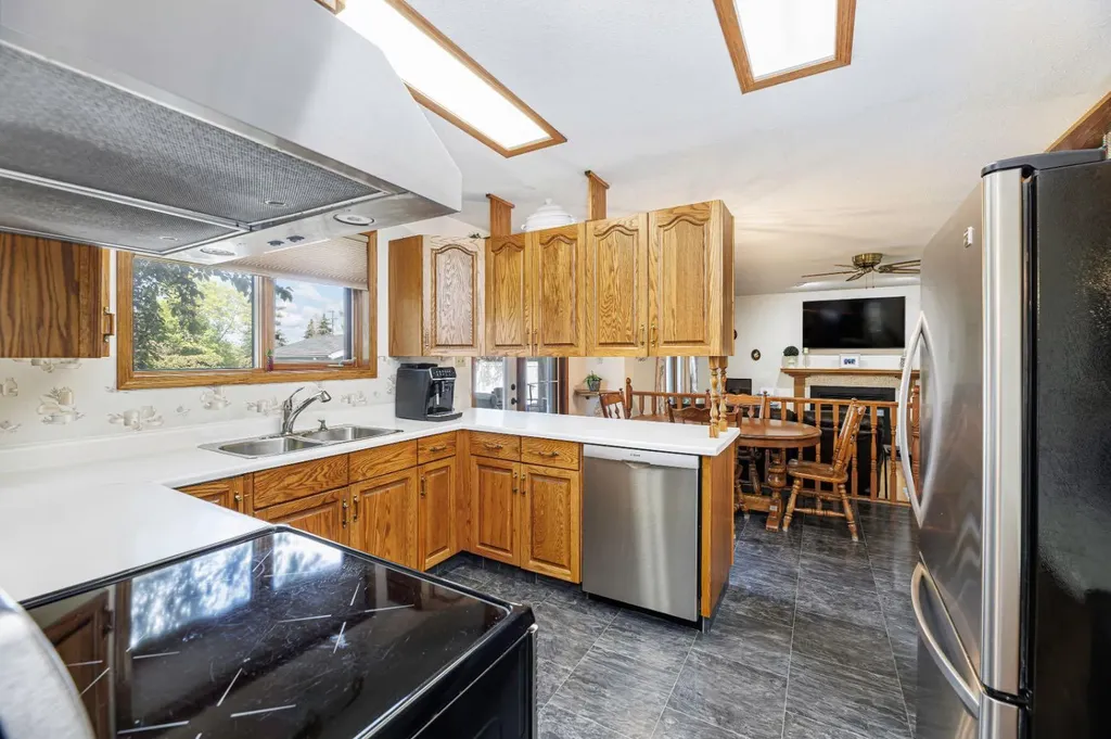 78 Dunning Crescent Red Deer AB T4R2G3