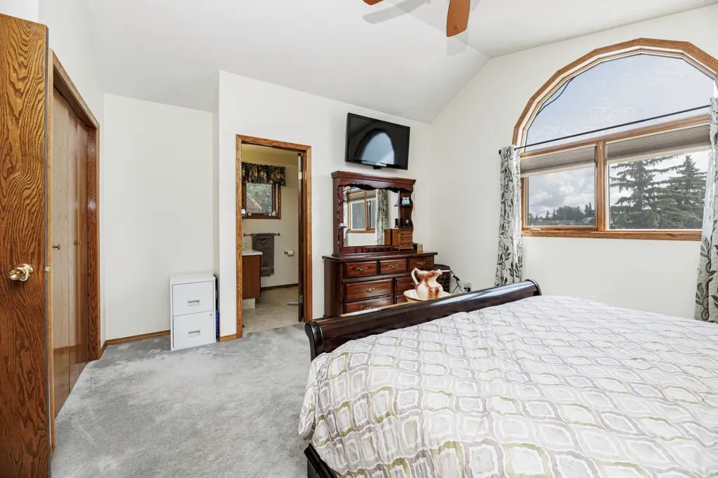 78 Dunning Crescent Red Deer AB T4R2G3
