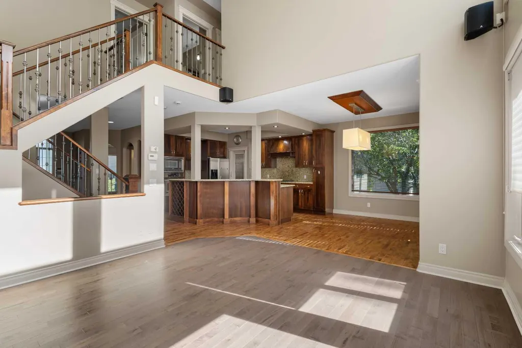 75 Discovery Ridge Mount SW Calgary AB T3H 5G2