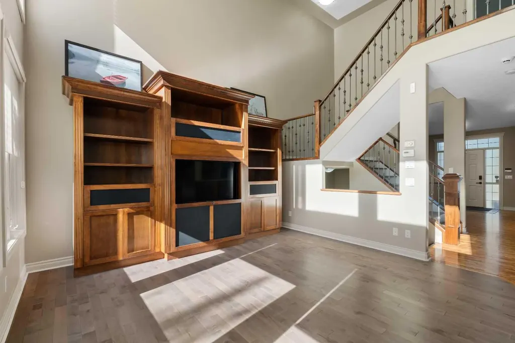 75 Discovery Ridge Mount SW Calgary AB T3H 5G2