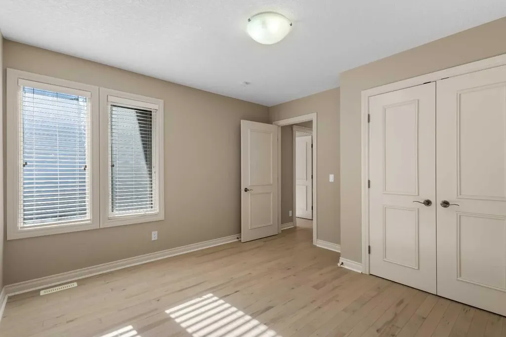 75 Discovery Ridge Mount SW Calgary AB T3H 5G2