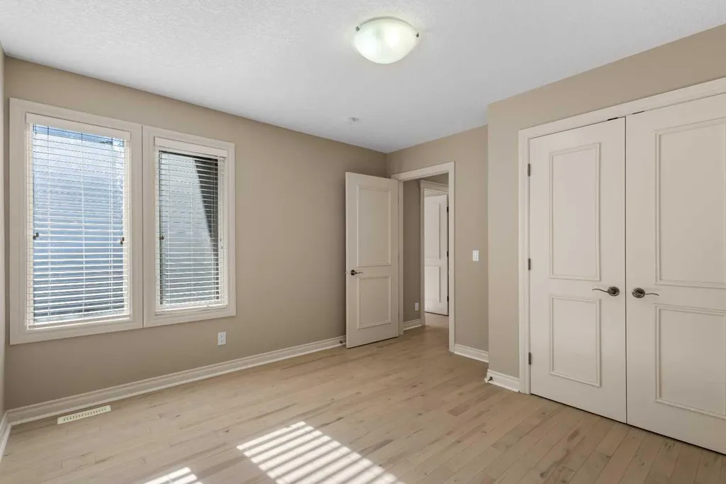 75 Discovery Ridge Mount SW Calgary AB T3H 5G2