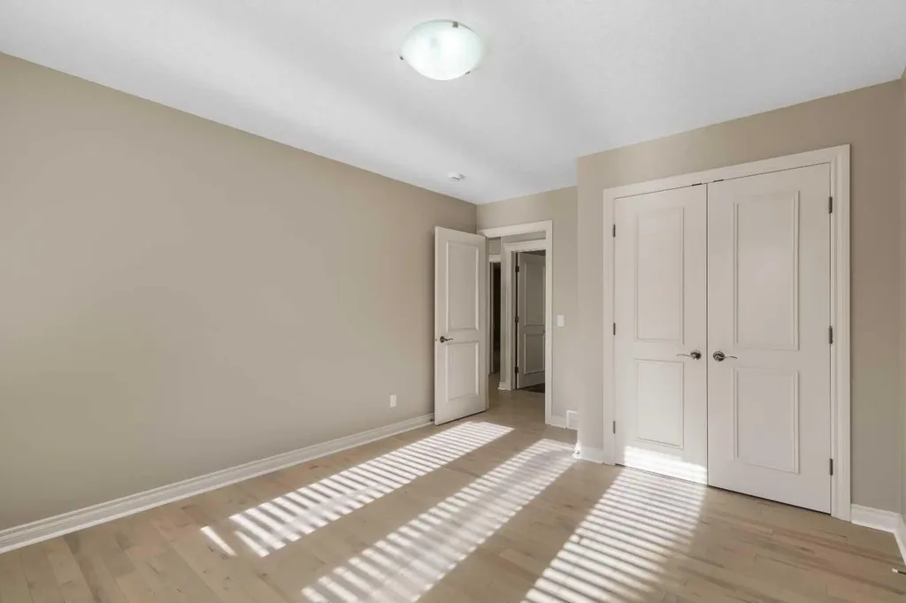 75 Discovery Ridge Mount SW Calgary AB T3H 5G2