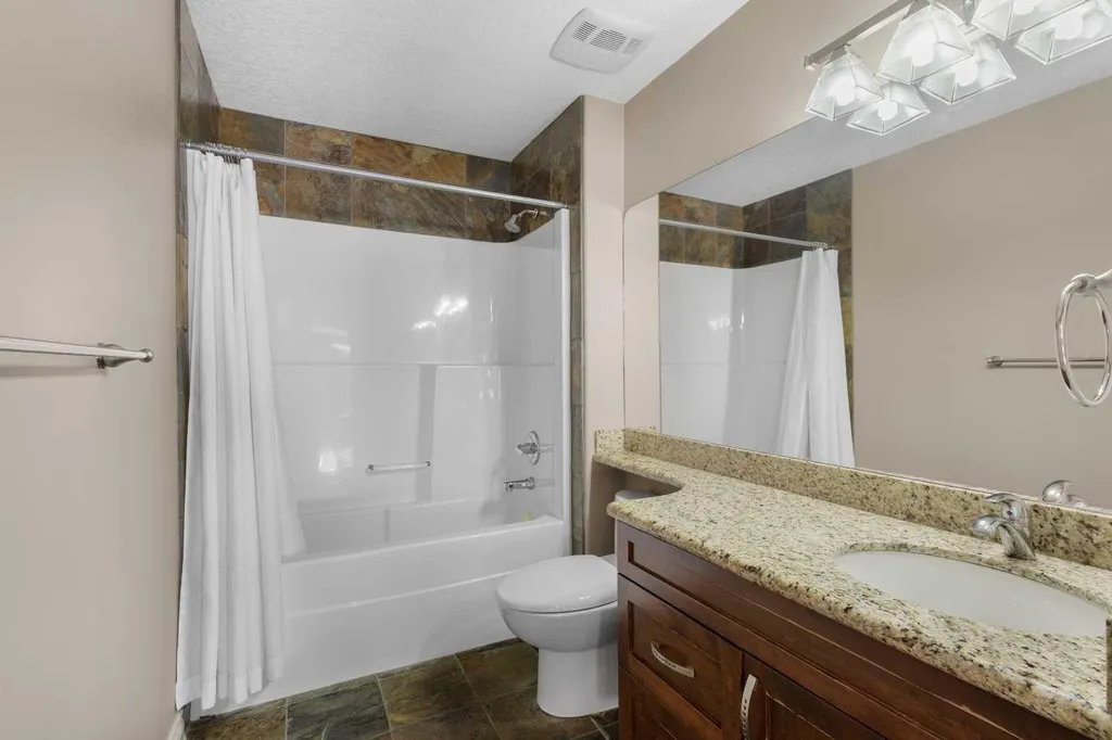 75 Discovery Ridge Mount SW Calgary AB T3H 5G2
