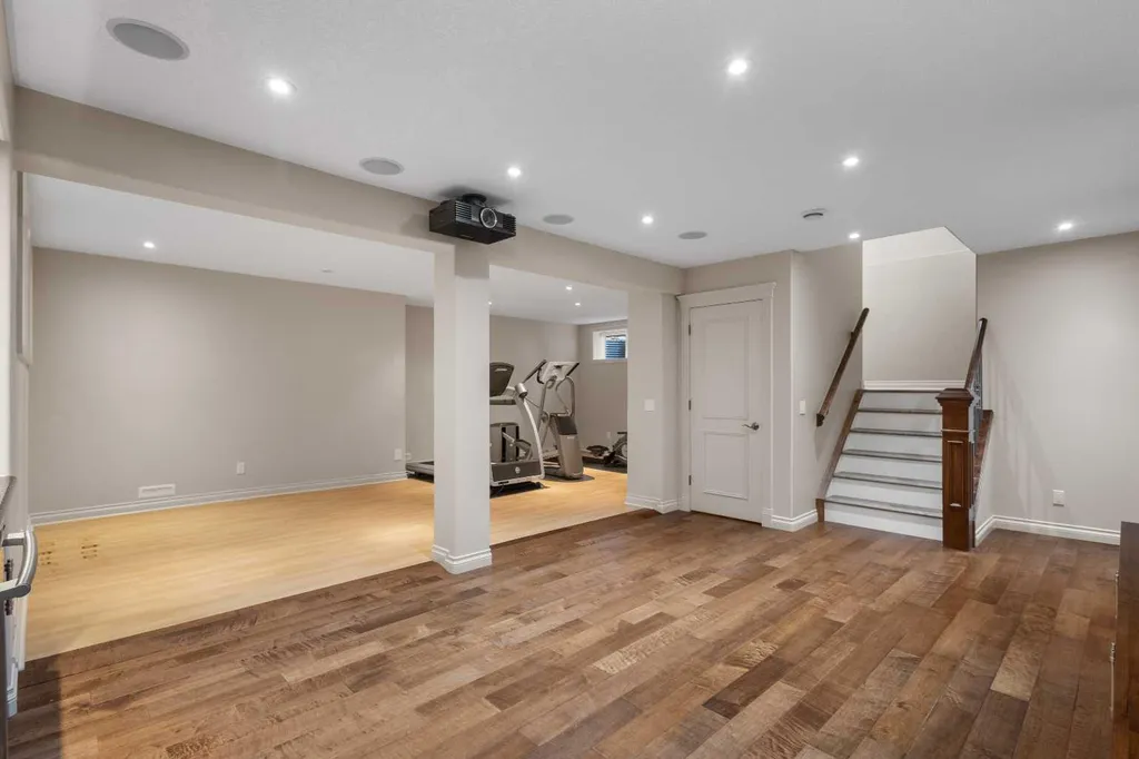 75 Discovery Ridge Mount SW Calgary AB T3H 5G2