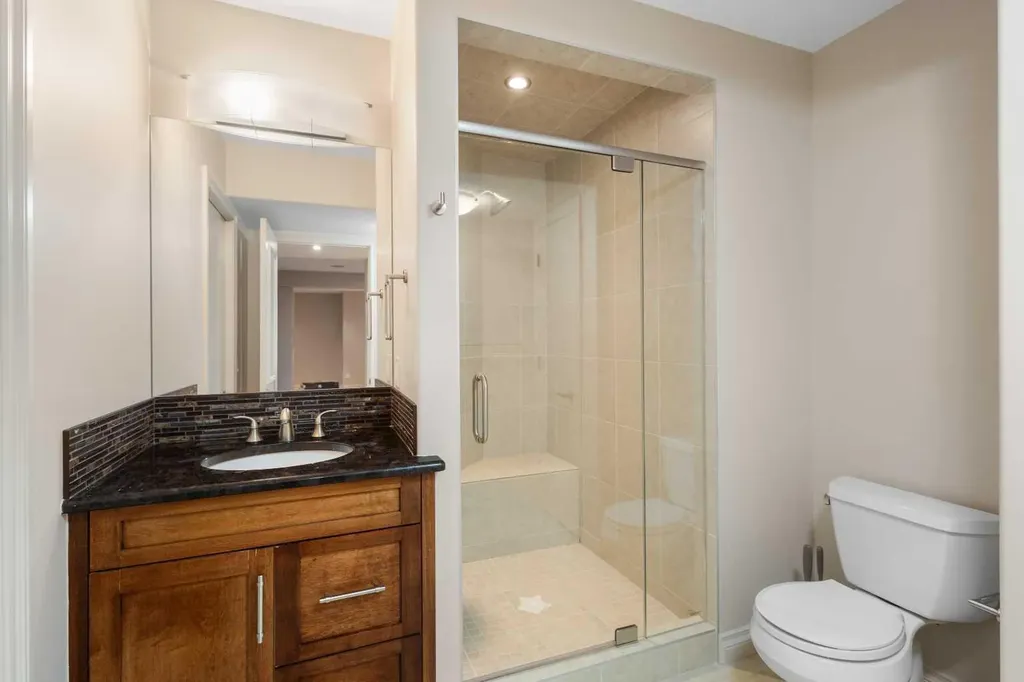75 Discovery Ridge Mount SW Calgary AB T3H 5G2