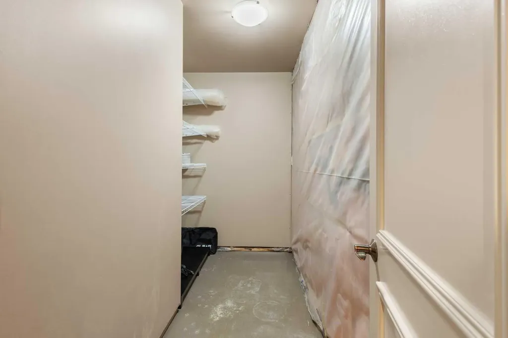 75 Discovery Ridge Mount SW Calgary AB T3H 5G2