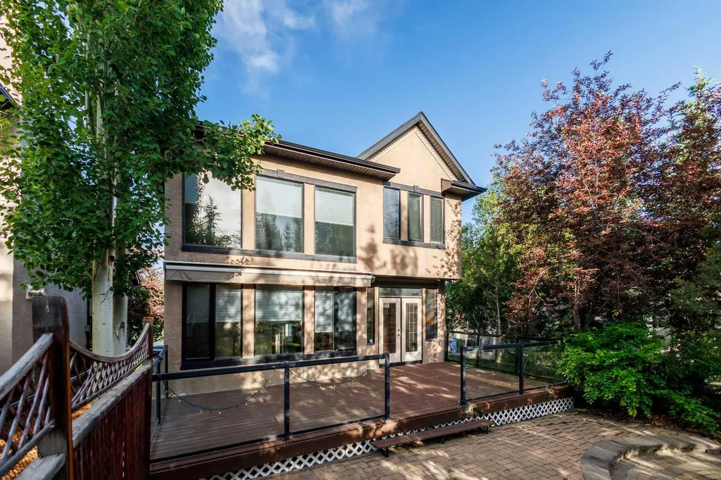 75 Discovery Ridge Mount SW Calgary AB T3H 5G2