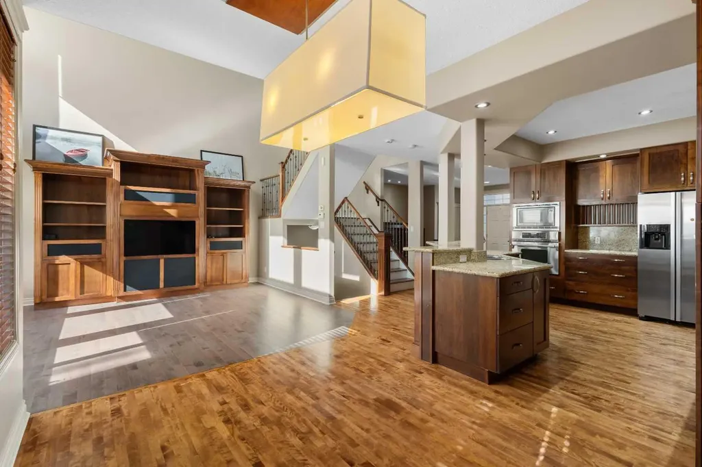 75 Discovery Ridge Mount SW Calgary AB T3H 5G2