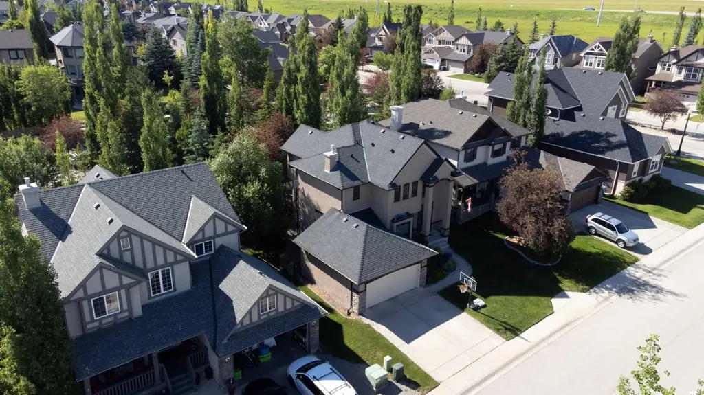 75 Discovery Ridge Mount SW Calgary AB T3H 5G2