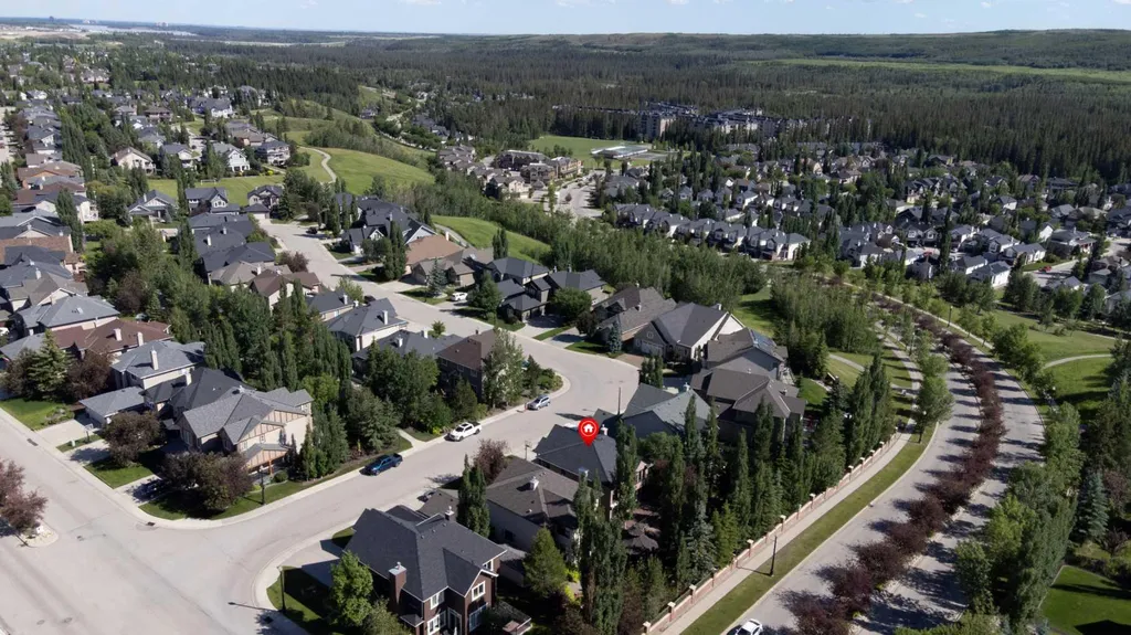 75 Discovery Ridge Mount SW Calgary AB T3H 5G2