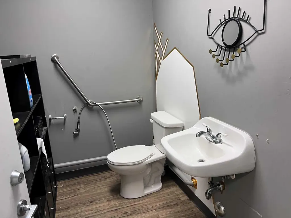 5703 48 Avenue Camrose AB T4V0J9