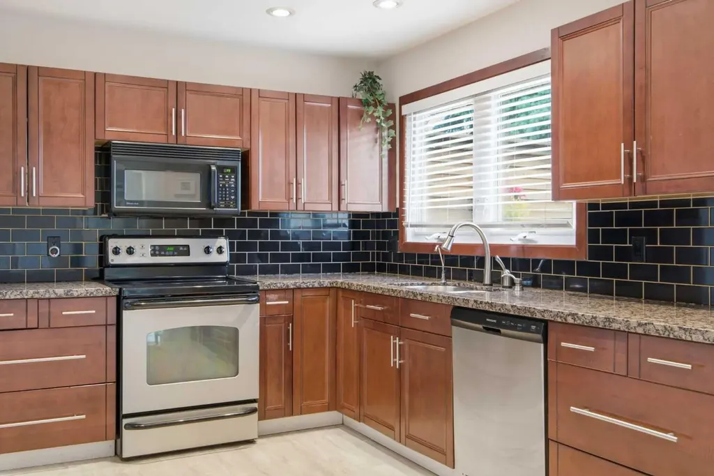8616 Elbow Drive SW Calgary AB T2V 1K7