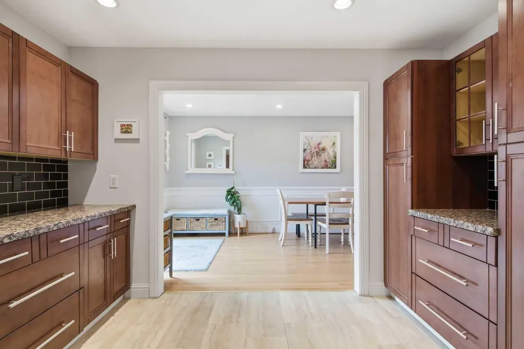 8616 Elbow Drive SW Calgary AB T2V 1K7