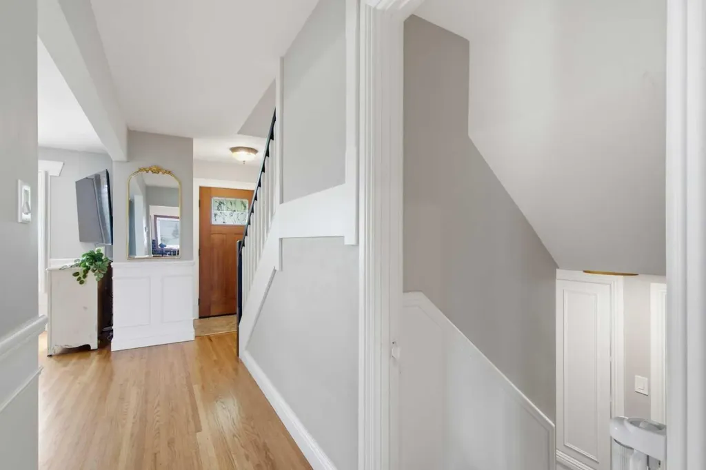 8616 Elbow Drive SW Calgary AB T2V 1K7