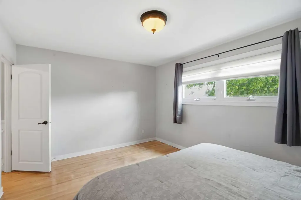 8616 Elbow Drive SW Calgary AB T2V 1K7