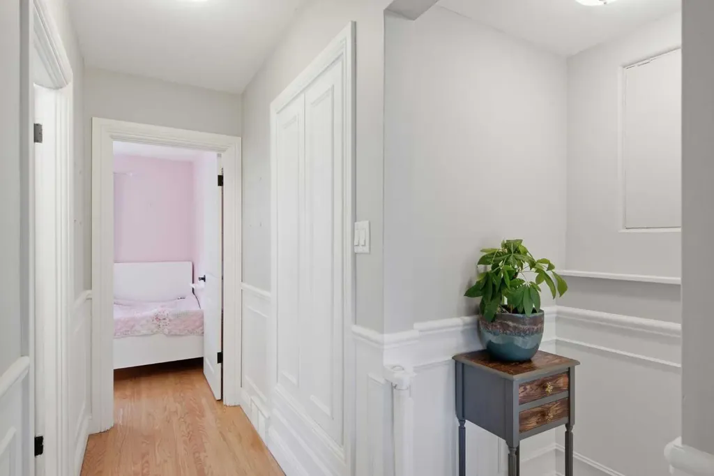 8616 Elbow Drive SW Calgary AB T2V 1K7