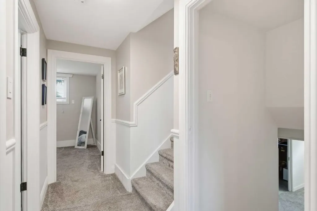 8616 Elbow Drive SW Calgary AB T2V 1K7