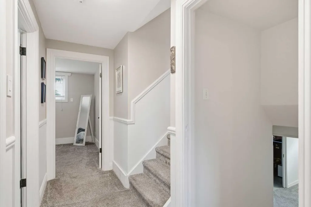 8616 Elbow Drive SW Calgary AB T2V 1K7