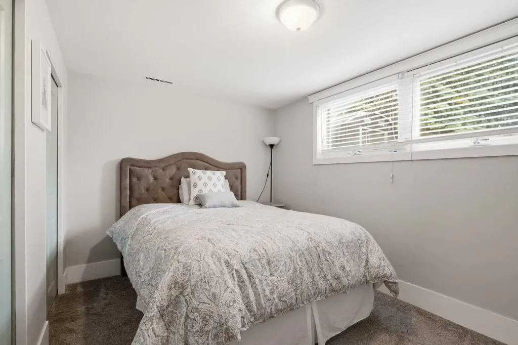 8616 Elbow Drive SW Calgary AB T2V 1K7