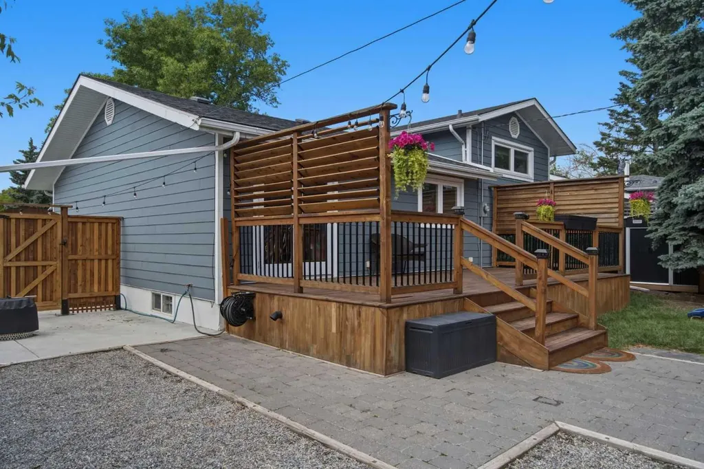 8616 Elbow Drive SW Calgary AB T2V 1K7