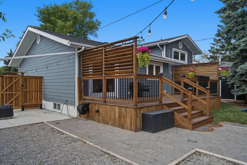 8616 Elbow Drive SW Calgary AB T2V 1K7