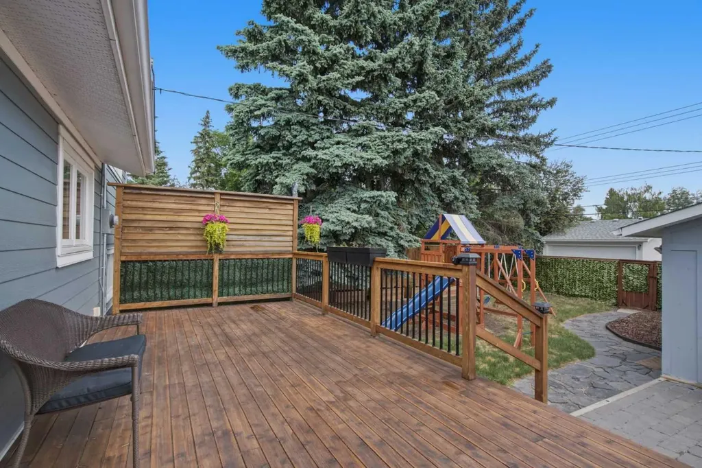 8616 Elbow Drive SW Calgary AB T2V 1K7