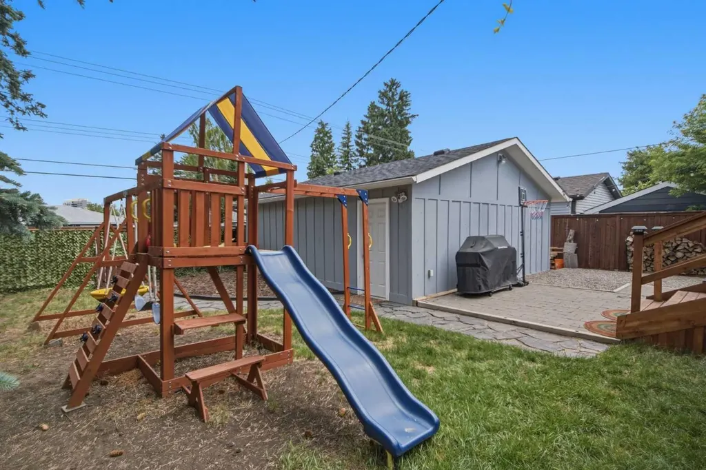 8616 Elbow Drive SW Calgary AB T2V 1K7