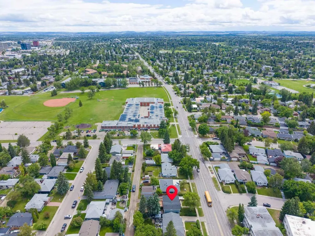 8616 Elbow Drive SW Calgary AB T2V 1K7